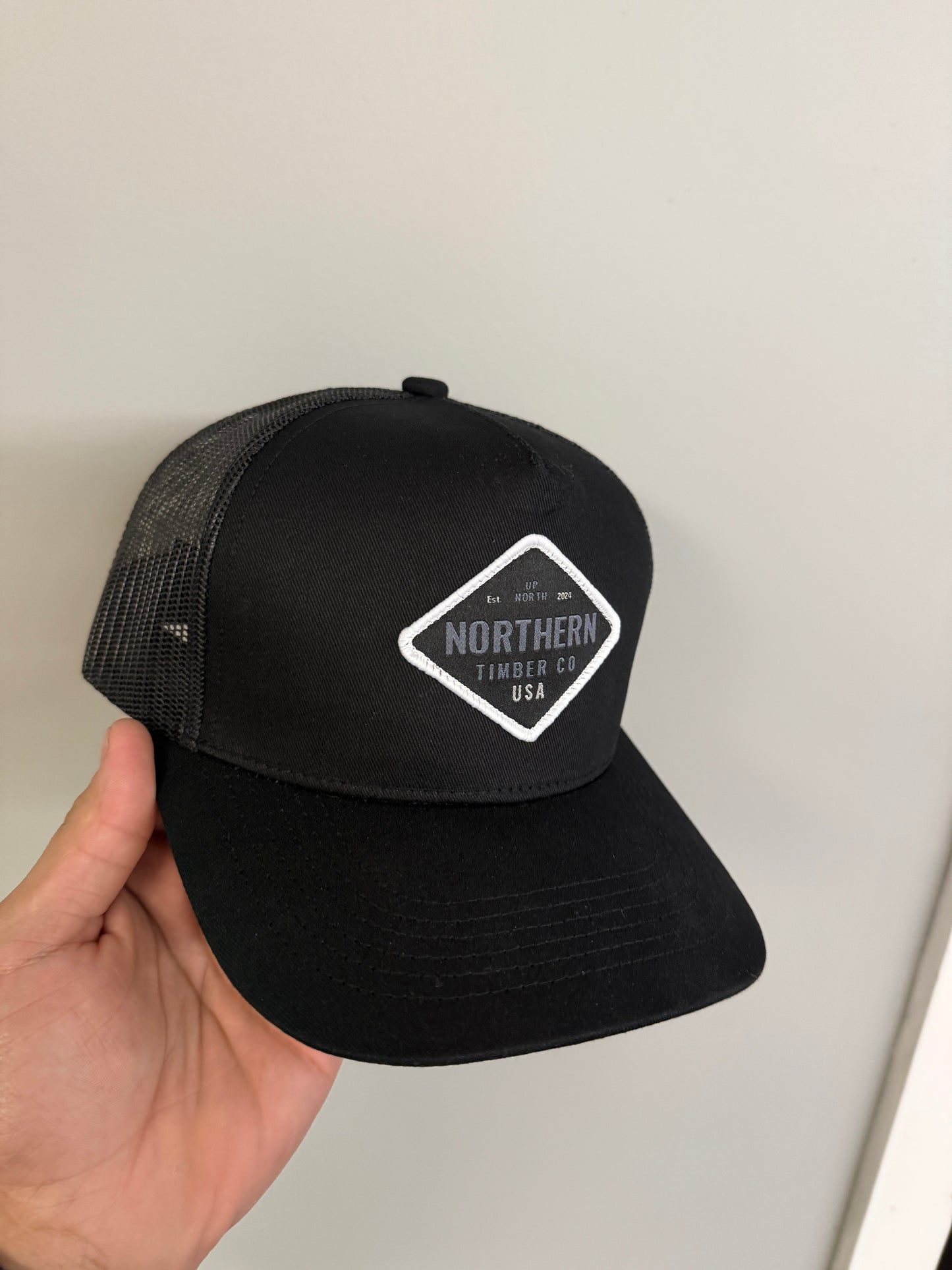BLACK SNAPBACK UP NORTH PATCH
