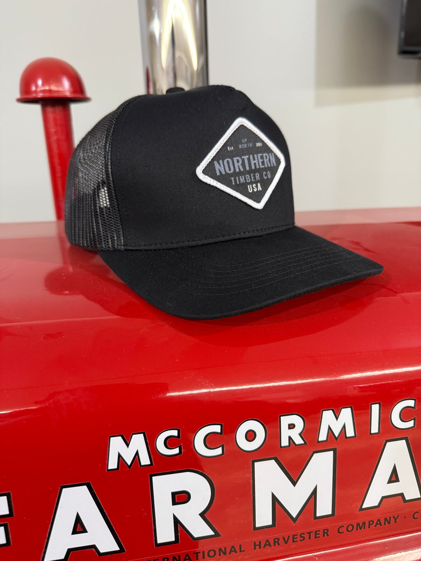 BLACK SNAPBACK UP NORTH PATCH